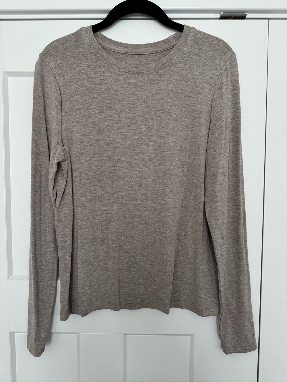 NWOT A New Day Classic Crewneck Long-Sleeve Shirt in Heather Taupe